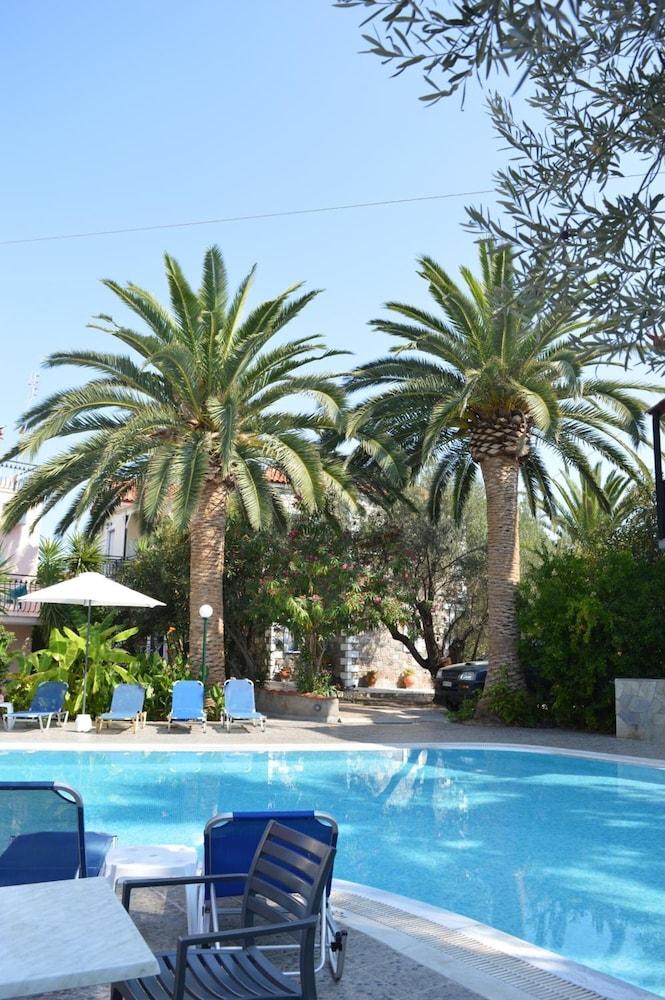 Anaxos Gardens Aparthotel Exteriör bild