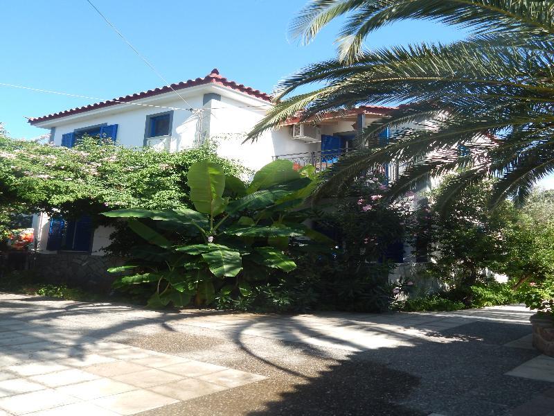 Anaxos Gardens Aparthotel Exteriör bild