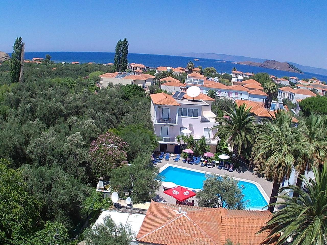 Anaxos Gardens Aparthotel Exteriör bild