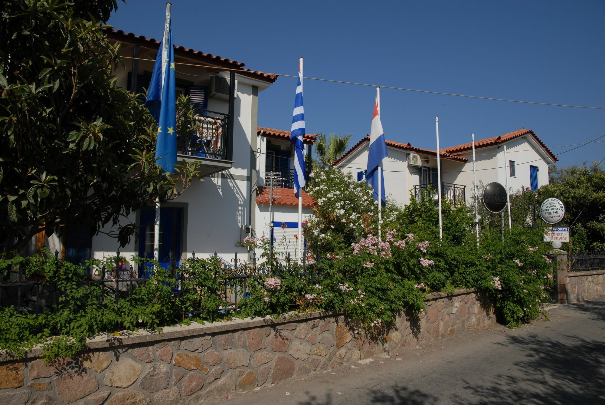 Anaxos Gardens Aparthotel Exteriör bild