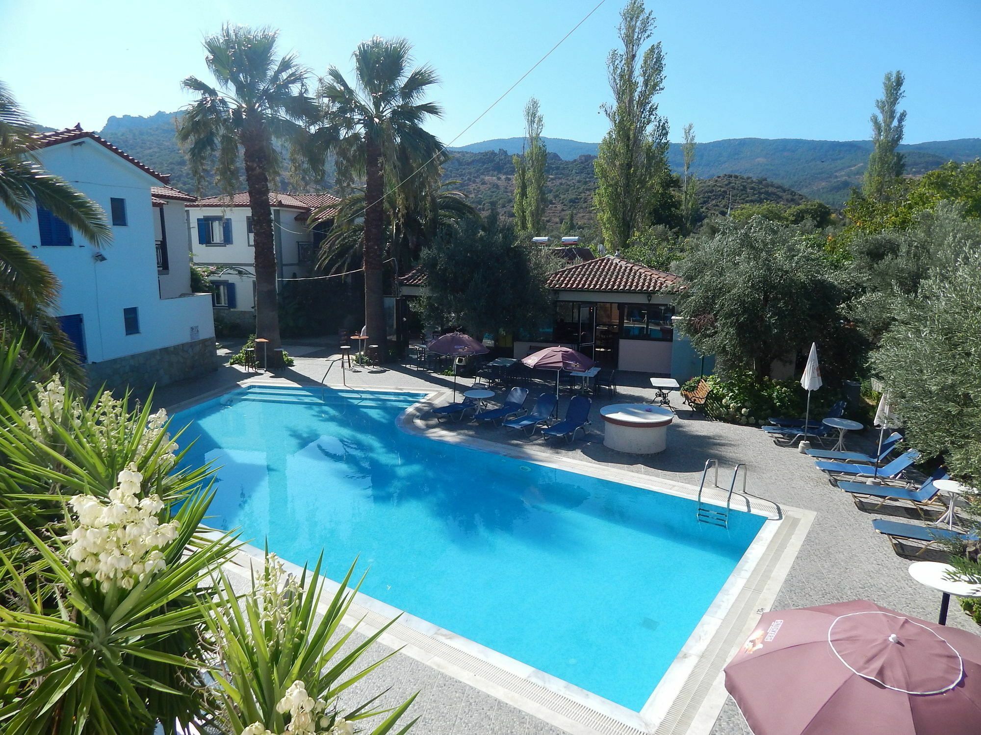 Anaxos Gardens Aparthotel Exteriör bild